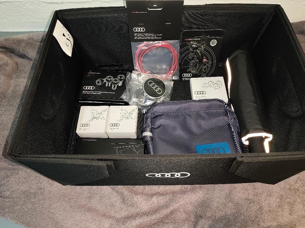 Audi Original VEEL ACCESSOIRES NIEUWE accessoires nieuw, Auto diversen, Auto-accessoires, Nieuw, Ophalen