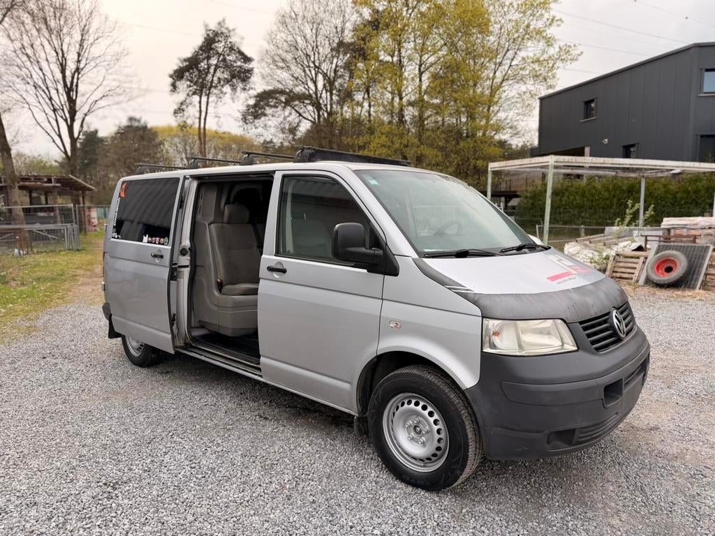 Volkswagen T5 2.5d /. airco dubbel cabine 5plaats gekeurd, Auto's, Volkswagen, Trekhaak, Particulier, Te koop