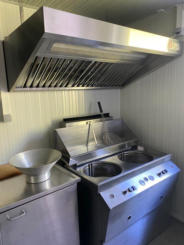 Te koop friteuse met 2 tanks en afzuigkap Bertrand, Zakelijke goederen, Horeca | Keukenapparatuur, Fornuis, Frituur en Grillen
