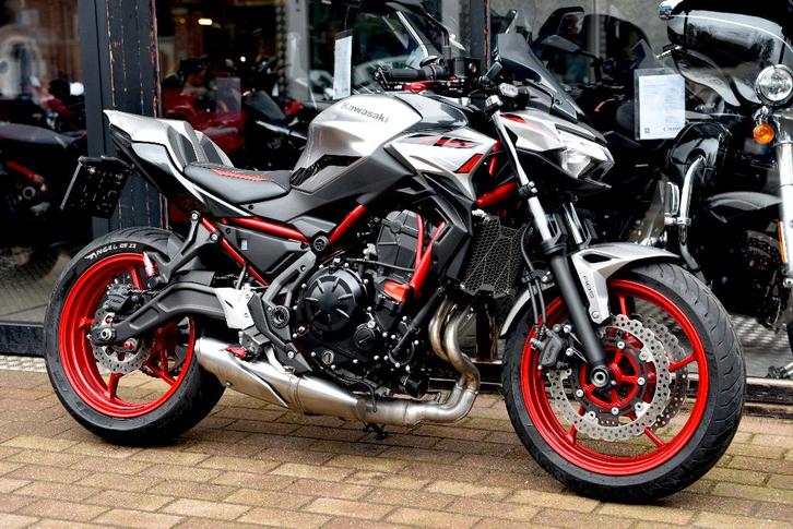 KAWASAKI Z650 ***MOTOVERTE.BE***, Motos, Motos | Kawasaki, Entreprise, Naked bike, 2 cylindres, Enlèvement