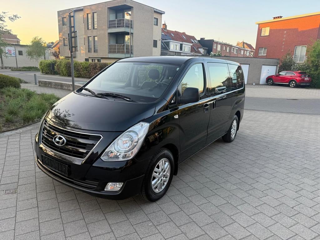 HYUNDAI H1 2.5 D AUTOMATIQUE 2017 150 000 KM AC NAV INSPECTI, Autos, Camionnettes & Utilitaires, Particulier, ABS, Airbags, Air conditionné