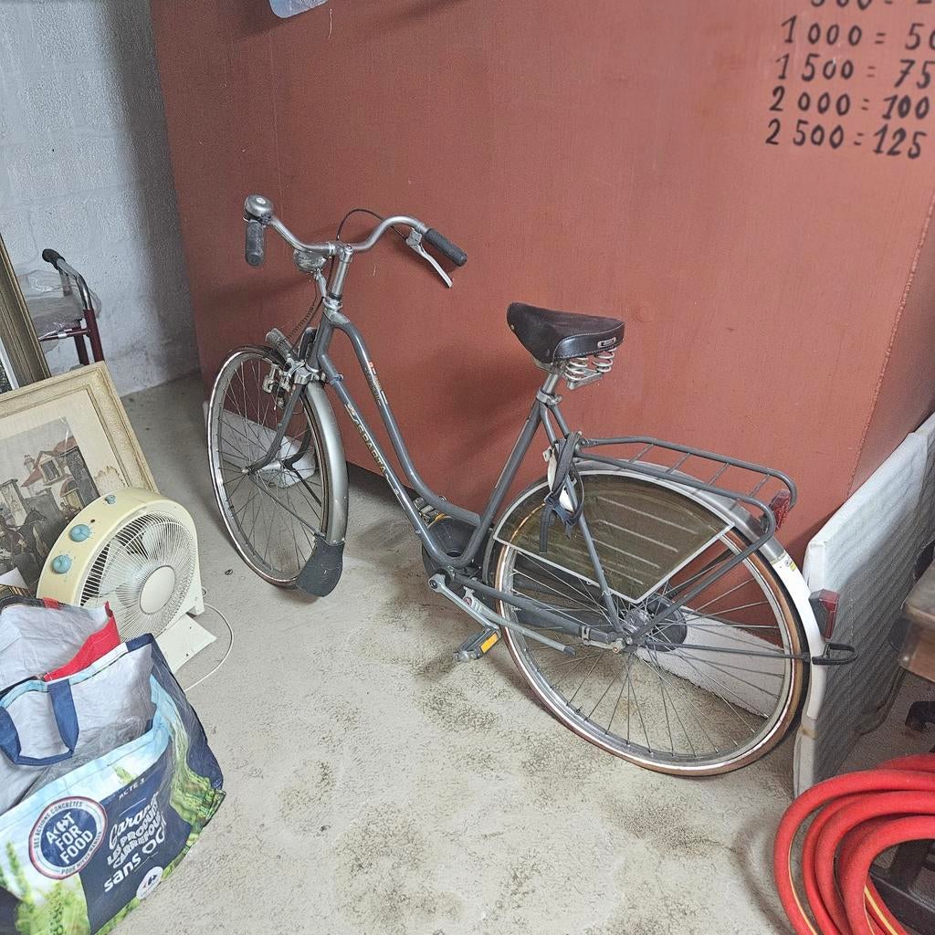 vieux velo 25 ans d'ages suite décès, Vélos & Vélomoteurs, Enlèvement