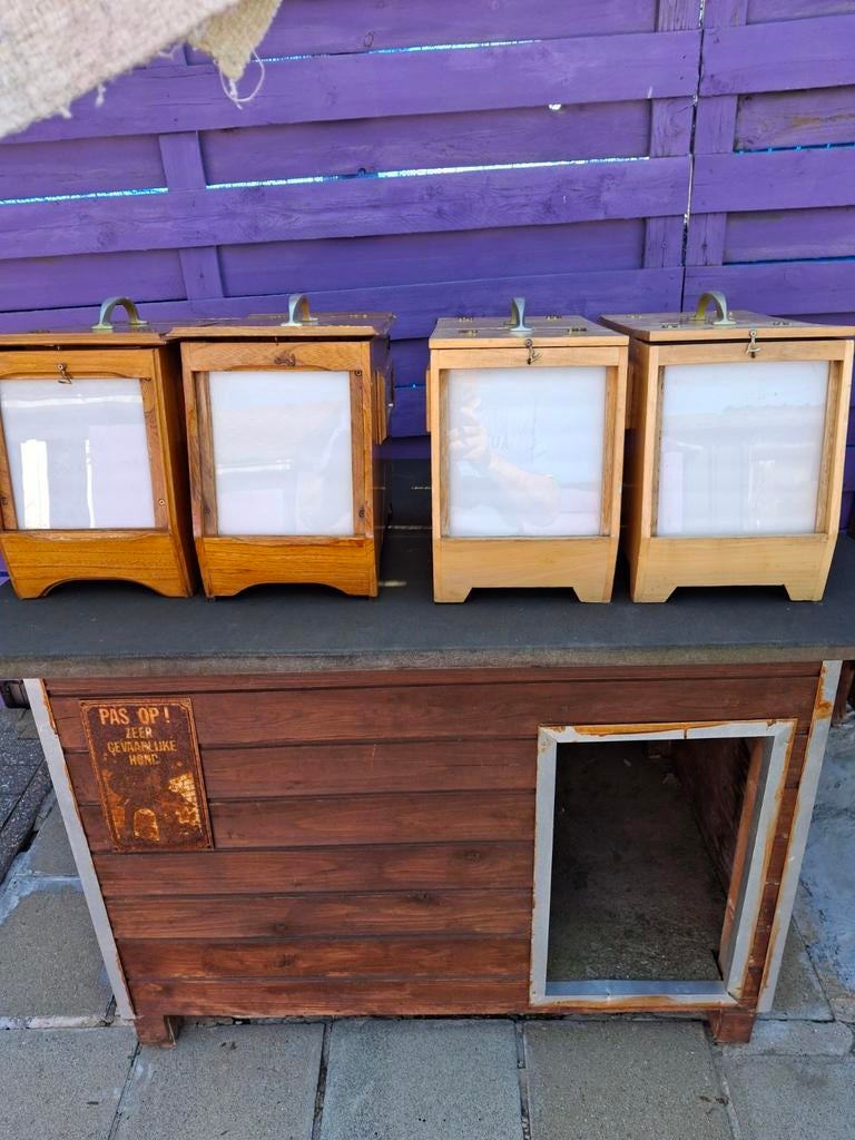 Vinkenkooien, Ophalen