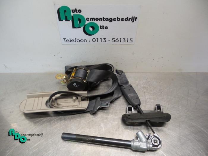 Veiligheidsgordel rechts-voor van een Renault Megane (Megane, Auto-onderdelen, Interieur en Bekleding, Renault, Gebruikt, 3 maanden garantie