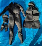 3 bakken met duikgerief MARES TUSA BARE SUUNTO lood, Enlèvement, Comme neuf, Ordinateur de plongée