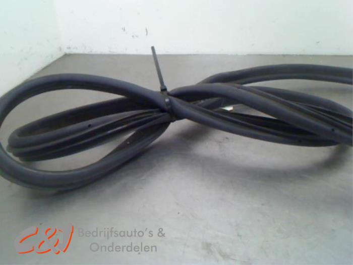 Joint caoutchouc porte coulissante droite d'un Citroen Berli, Autos : Pièces & Accessoires, Carrosserie & Tôlerie, -, 3 mois de garantie