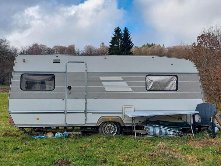 Eriba Nova 5 personen, Caravans en Kamperen, Caravans, Particulier, tot en met 5, 1000 - 1250 kg, Treinzit, Eriba, Omvormbare zithoek