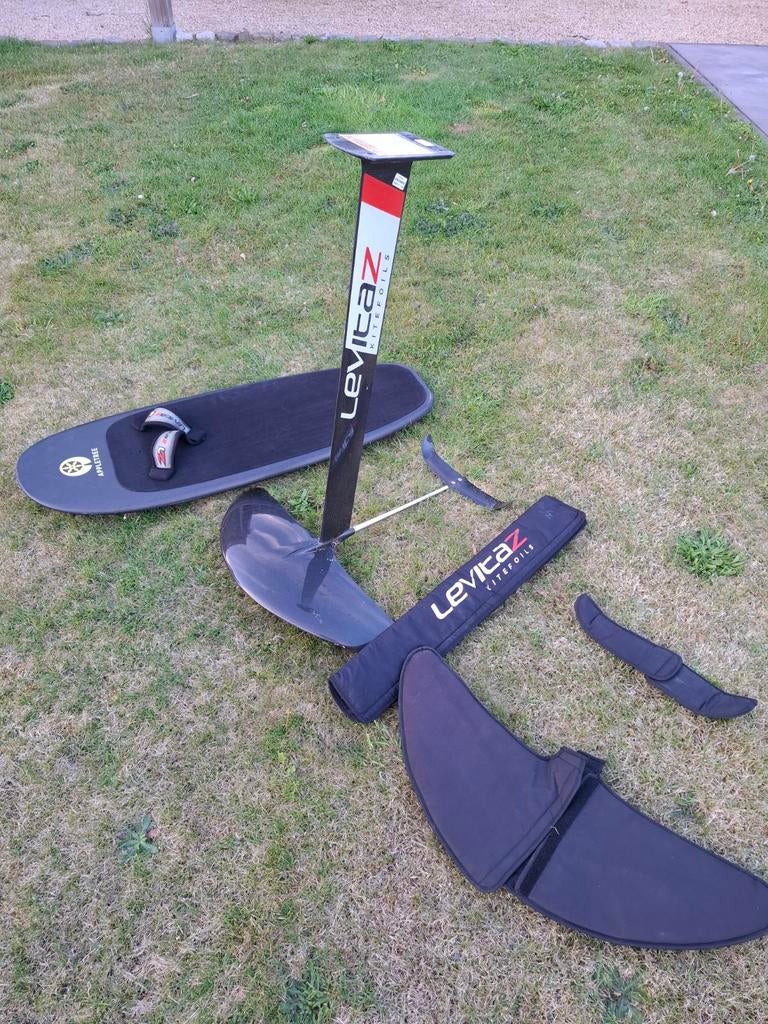 Levitaz kitefoil met appletree mini foil board, Watersport en Boten, Kitesurfen, Foil, Ophalen