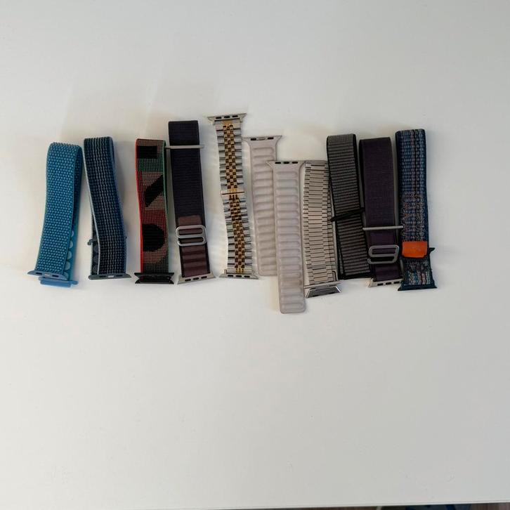 Apple Watch bandjes – verschillende modellen – goede staat, Handtassen en Accessoires, Smartwatches, Zo goed als nieuw, Ophalen
