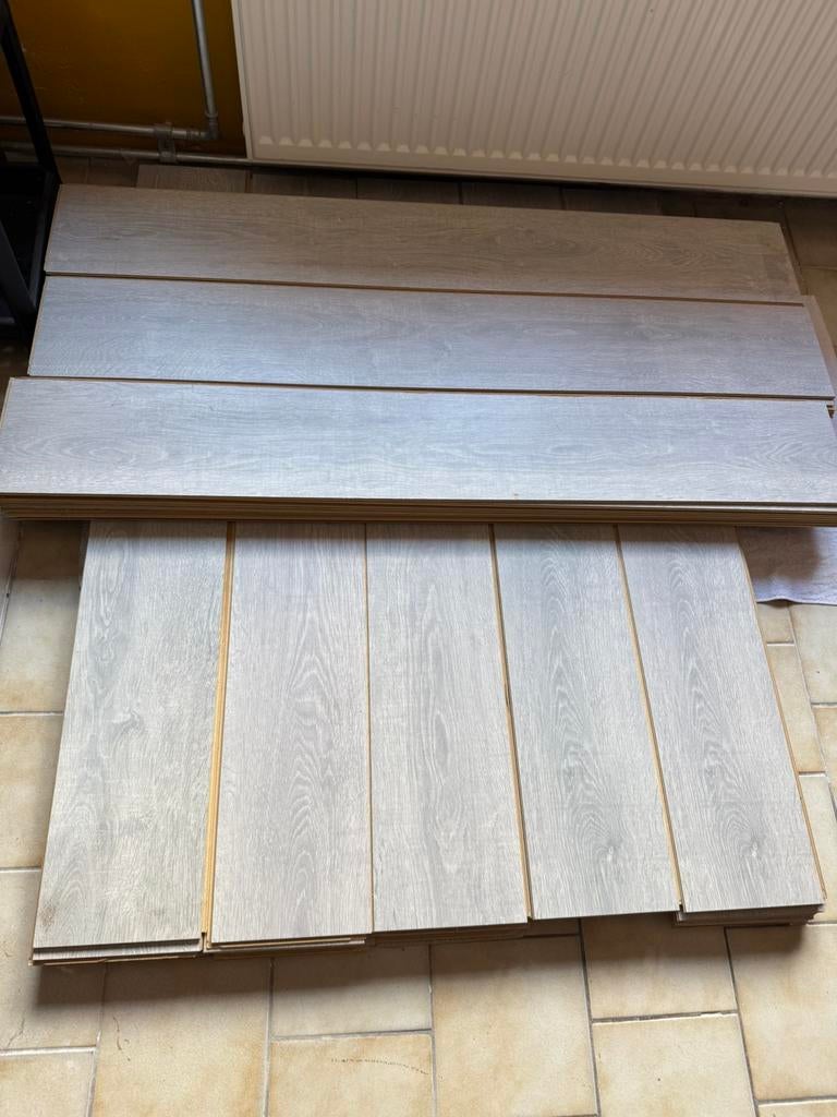 Parquet stratifié chêne gris, Parquet, Comme neuf, Synthétique, Enlèvement
