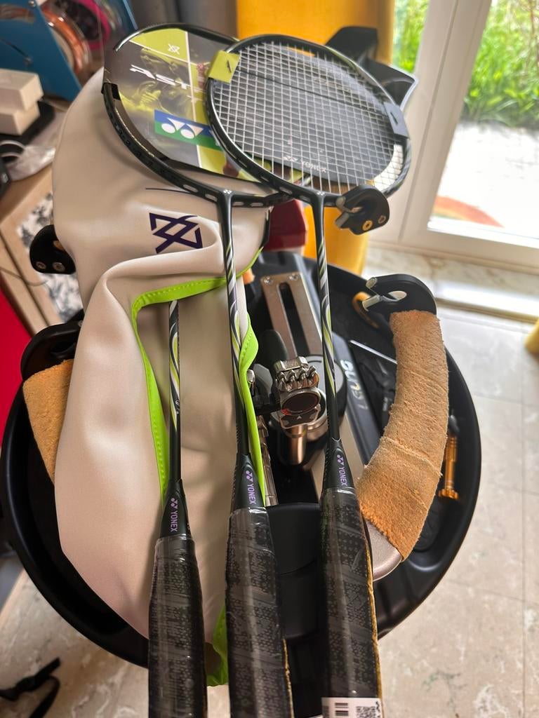 [in stock/2 left] Yonex astrox 100tour Viktor Axelsen 4UG5, Ophalen, Nieuw, Racket(s)