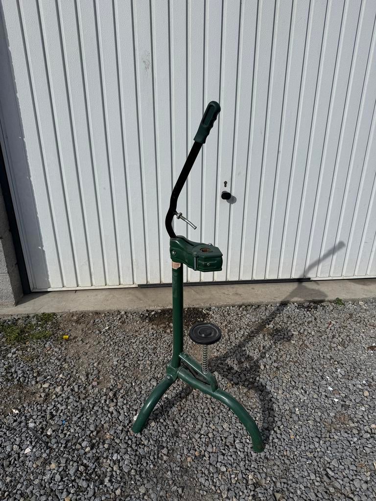 Bouchonneuse professionnelle bouchon liege et autre., Enlèvement, Utilisé, Vin rouge