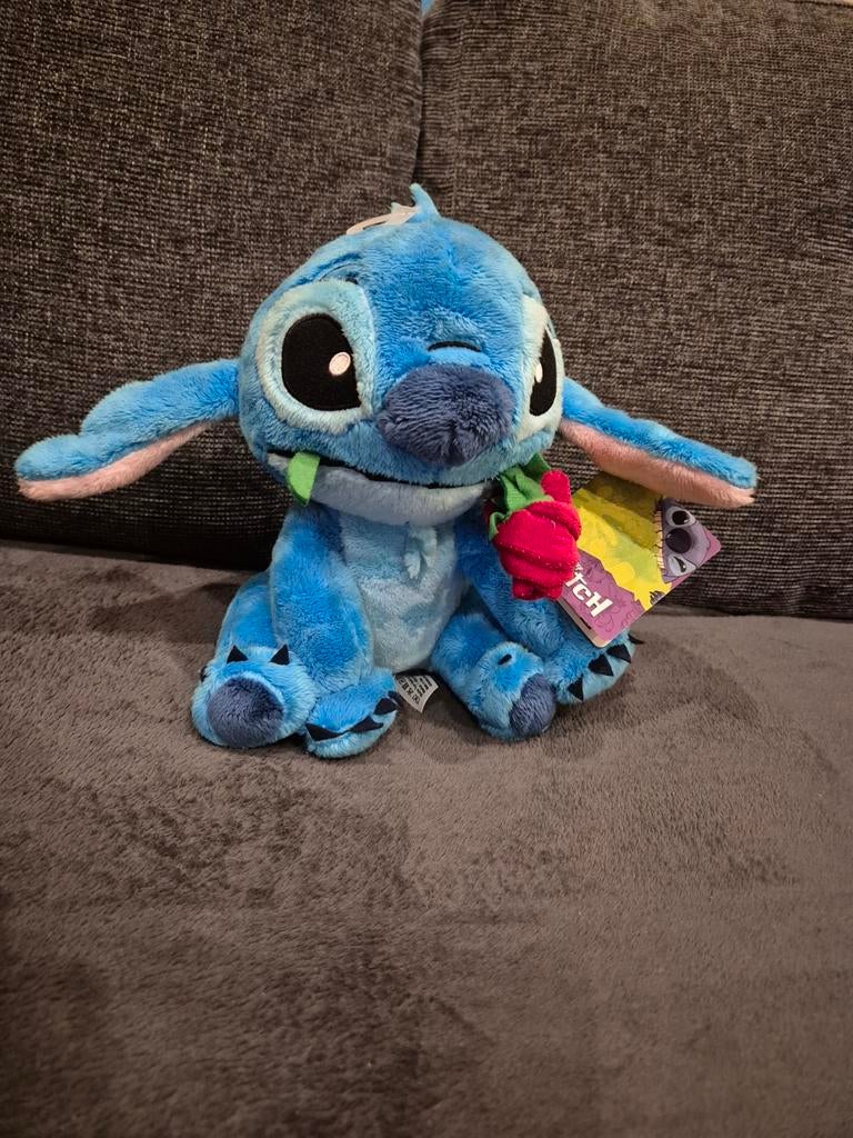 Disney Stitch Knuffel met Roos  - Nieuw met kaartj, Verzamelen, Disney, Ophalen, Knuffel