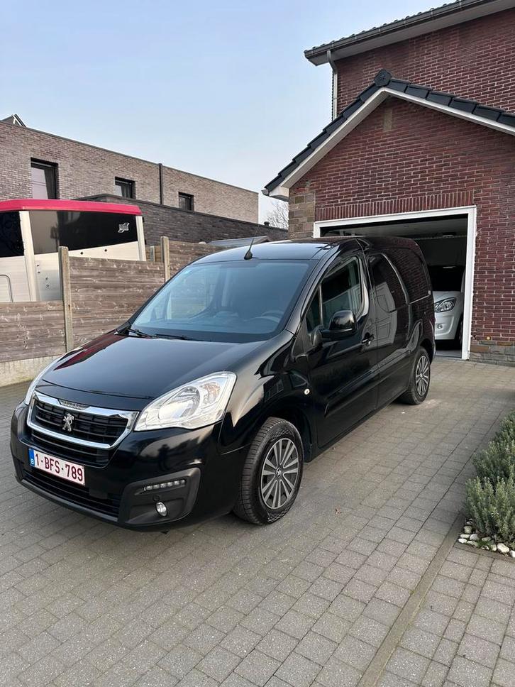 Peugeot partner lichtevracht automaat 1.6d 3zitplaatsen, Auto's, Peugeot, Particulier, Partner, Diesel, Euro 6, 4 deurs, Automaat