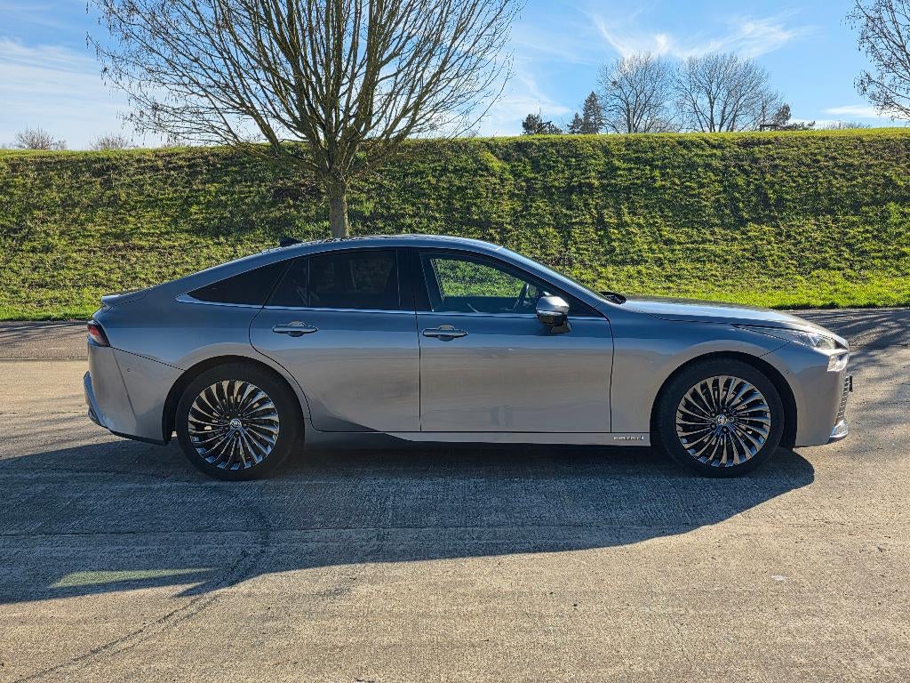 Toyota Mirai Executive Full Option, Cuir, Argent ou Gris, Achat, Carnet d'entretien