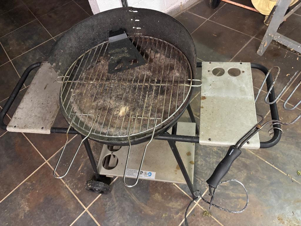 Barbecue, Jardin & Terrasse, Enlèvement, Utilisé, Autre marque, Avec accessoires