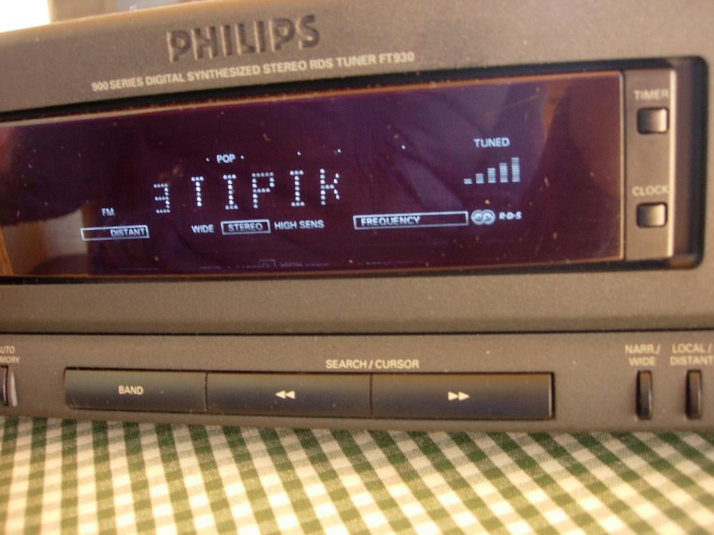 De herziene Philips FT 930 RDS-tuner wordt getest, Ophalen of Verzenden, Zo goed als nieuw