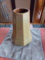 Vase r guerin hexagonal tres rare, Enlèvement ou Envoi