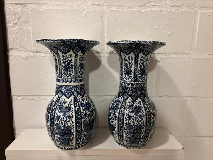 Prachtig stel Delfts blauwe pronkvazen, Antiek en Kunst, Antiek | Vazen, Ophalen of Verzenden