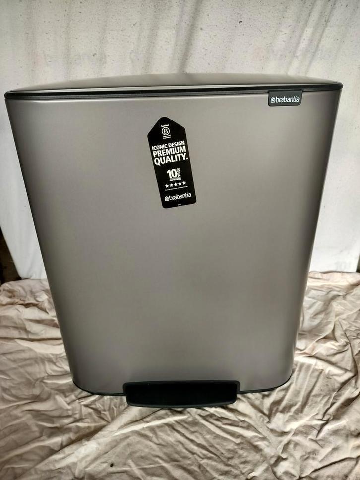 Brabantia Pedal platinum 2x30 (kan ook 60liter) NIEUW!, Huis en Inrichting, Woonaccessoires | Prullenbakken, Nieuw, Metaal, 50 tot 75 cm