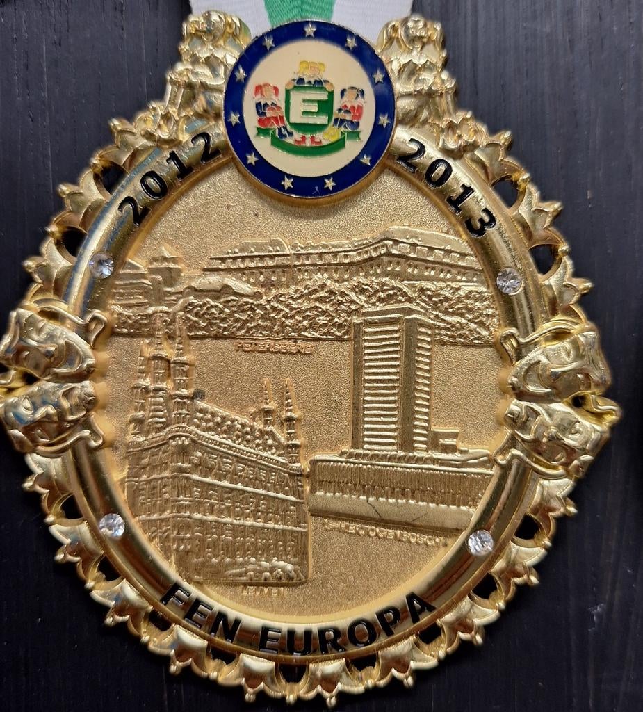 Fen  europa, Collections, Broches, Pins & Badges, Enlèvement ou Envoi