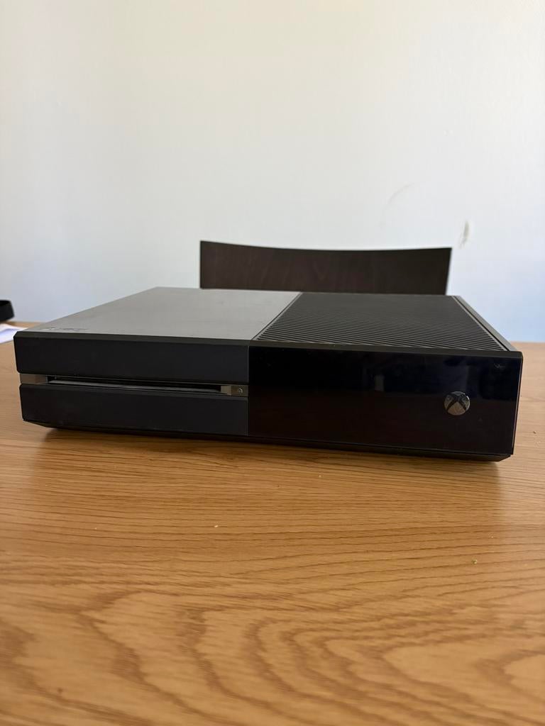 Manettes Xbox One + 2, Enlèvement ou Envoi, Xbox One, Comme neuf, 1 TB