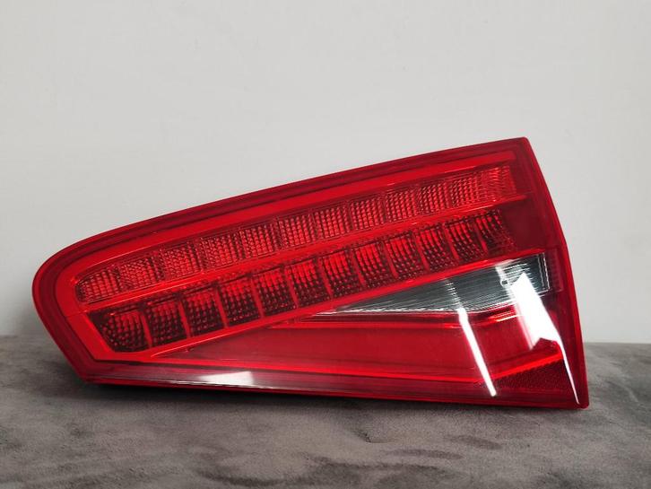 Feu arrière droit Audi A4 B8 (original) 2007-2015, Autos : Pièces & Accessoires, Éclairage, Audi, Utilisé, Enlèvement