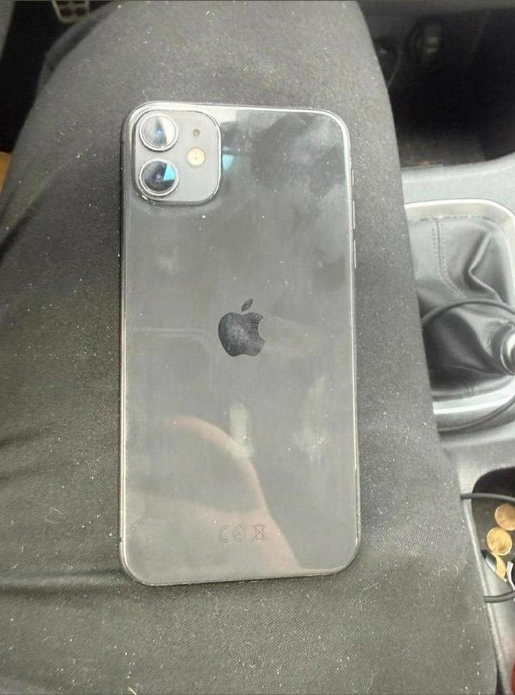 IPhone 11 64 GB 82%, Telecommunicatie, Mobiele telefoons | Apple iPhone, Gebruikt, 64 GB, Ophalen of Verzenden