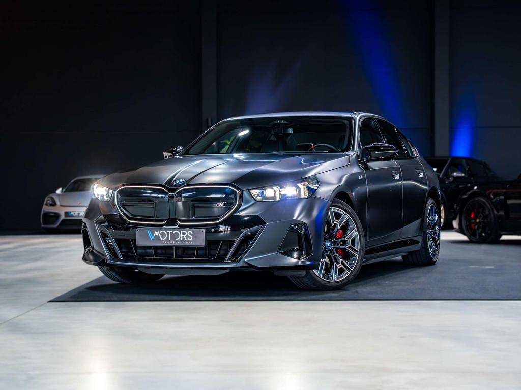 BMW i5 M60 xDrive - Frozen Grey - 360° - HUD - Harman Kardo, Automaat, Zwart, Zilver of Grijs, Te koop