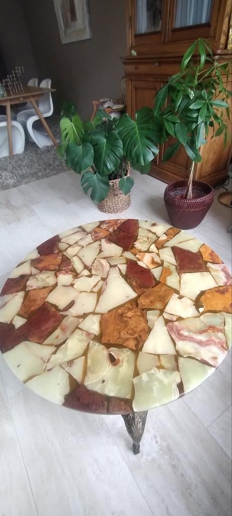 Marmeren bijzettafel, Ophalen