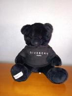 Vraag: is dit een echte Givenchy teddy beer of niet, Ophalen, Zo goed als nieuw, Stoffen beer