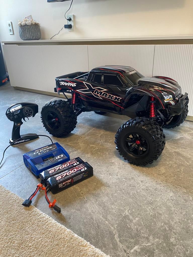 Traxxas X-Maxx 8S – in topstaat met 2 accu’s en lader(RTR), Hobby & Loisirs créatifs, Modélisme | Radiocommandé & Téléguidé | Voitures