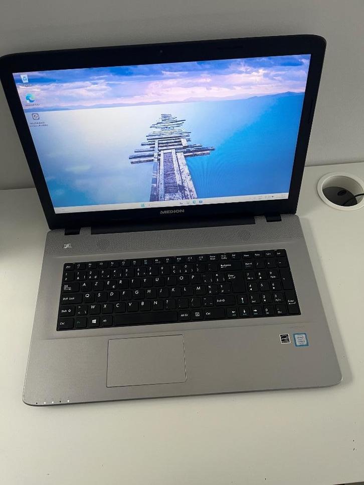 Medion akoya 17” win 11, Computers en Software, Windows Laptops, Refurbished, 17 inch of meer, HDD, SSD, 8 GB, Azerty, Ophalen of Verzenden