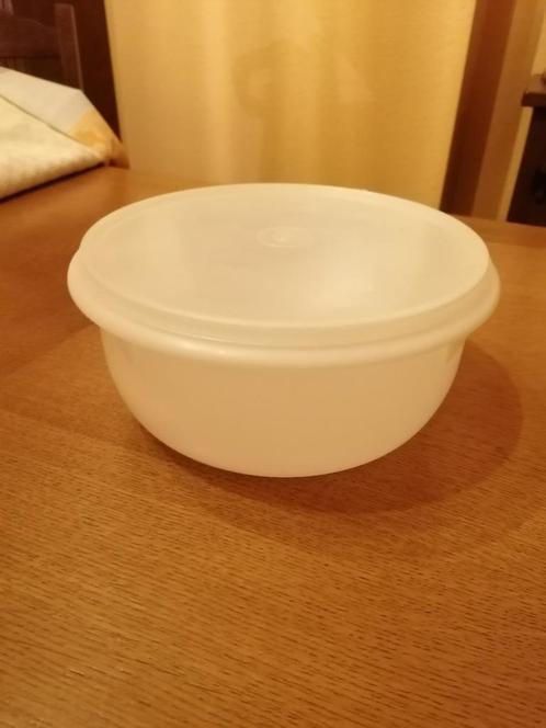 Boîte de conservation "Tupperware", Maison & Meubles, Cuisine| Tupperware, Utilisé, Boîte, Blanc, Enlèvement ou Envoi