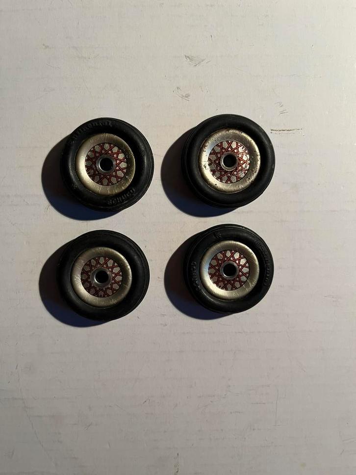 Schuco Studio 1050 banden / velgen + vleugelmoeren, Verzamelen, Speelgoed, Verzenden