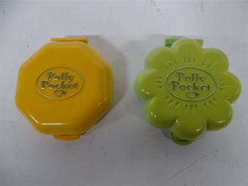 A6122. 2x Polly Pocket [Kapsalon + Bloemist] beschikbaar voor biedingen