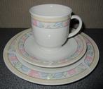 Koffieservies 3 tassen, 6 ondertassen, 6 dessertborden, Gebruikt, Keramiek, Ophalen of Verzenden, Effen