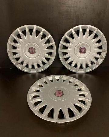 3 originele Fiat Stylo Bravo Punto 15" wieldoppen beschikbaar voor biedingen