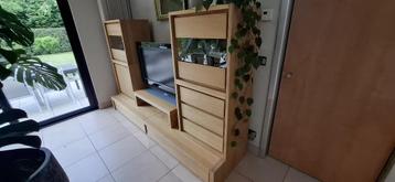 Televisiemeubel beschikbaar voor biedingen