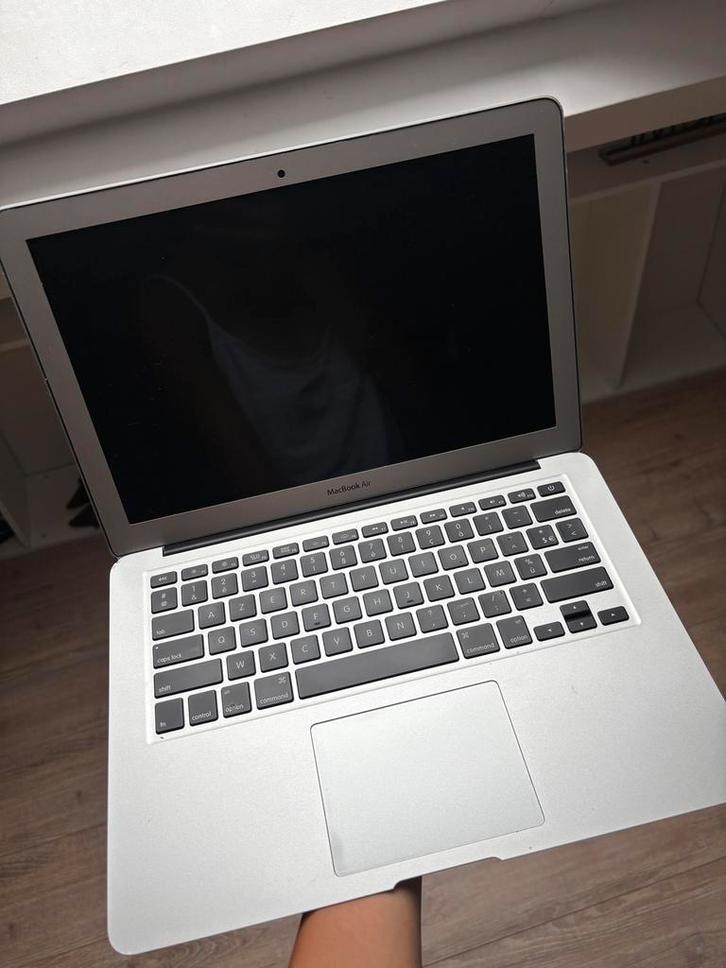 MacBook Air 13" (2017) — i5/8 GB RAM, Computers en Software, Windows Laptops, Zo goed als nieuw, 13 inch, SSD, Minder dan 2 Ghz