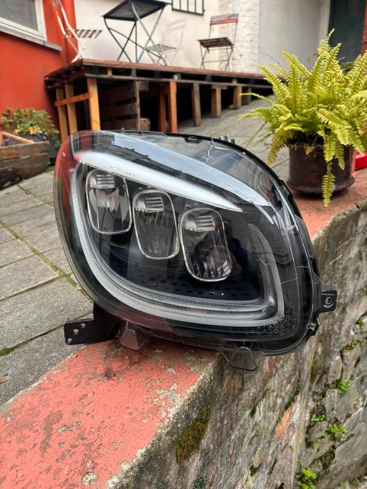 Phare droit FULL LED Smart ÉLECTRIQUE châssis A453 très bon, Auto-onderdelen, Verlichting, Mercedes-Benz, Smart, Gebruikt, Ophalen