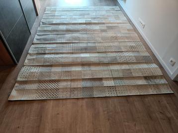 Tapijt 200×288 met paar gebruikssporen. Verder mooie staat. beschikbaar voor biedingen