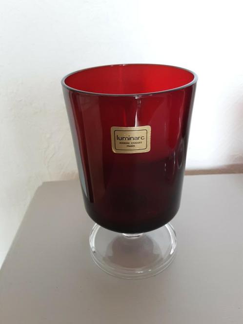 Vintage wijnglazen rood op voetje  !, Huis en Inrichting, Woonaccessoires | Wijnrekken, Ophalen