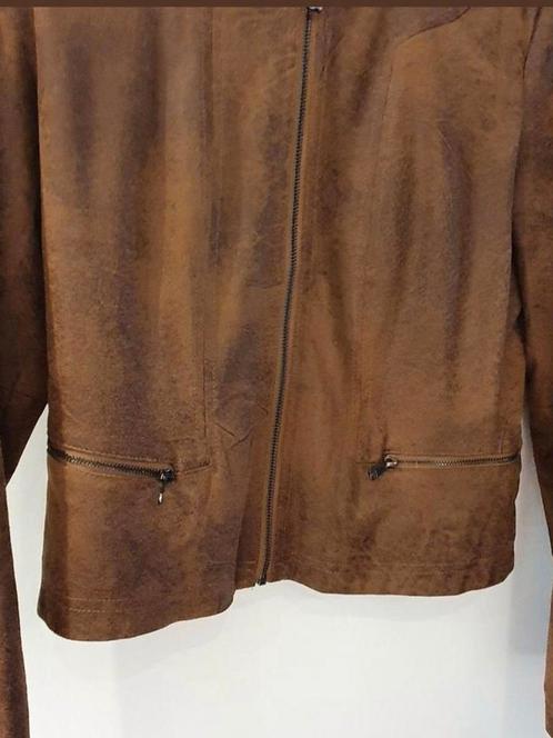Suedine jasjes lederlook, Kleding | Dames, Jasjes, Kostuums en Pakken, Zo goed als nieuw, Jasje, Maat 38/40 (M), Bruin, Ophalen of Verzenden