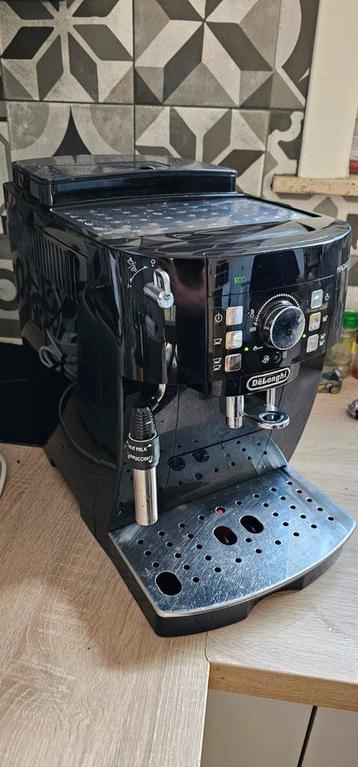 Delonghi Magnifica S disponible aux enchères