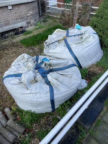 Gratis grind / kiezels voor oprit, tuinaanleg of beton