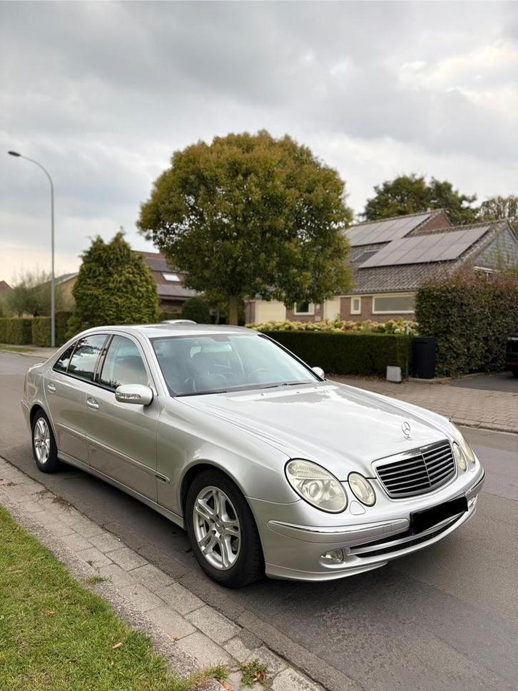 Mercedes Benz E220cdi automatisch, Auto's, Mercedes-Benz, Particulier, E-Klasse, Diesel, Euro 4, Berline, 5 deurs, Automaat, Zilver of Grijs