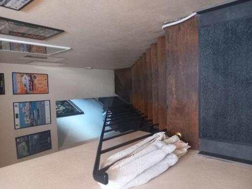 Stalen trap met massief houten treden in "Wengé", Doe-het-zelf en Bouw, Ladders en Trappen, Gebruikt, Trap, 4 meter of meer, Ophalen
