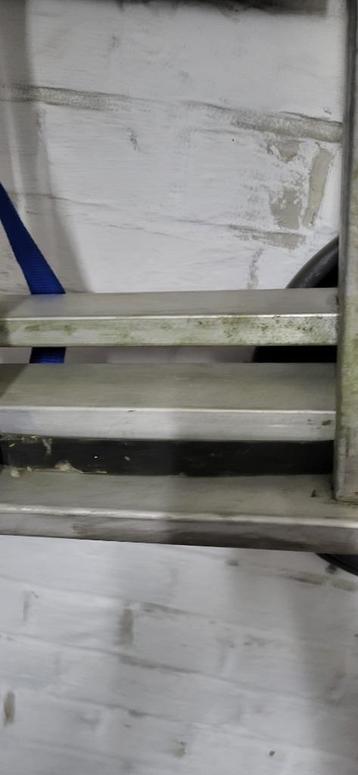 ladder  beschikbaar voor biedingen