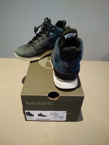 blauwe jongensschoenen beschikbaar voor biedingen